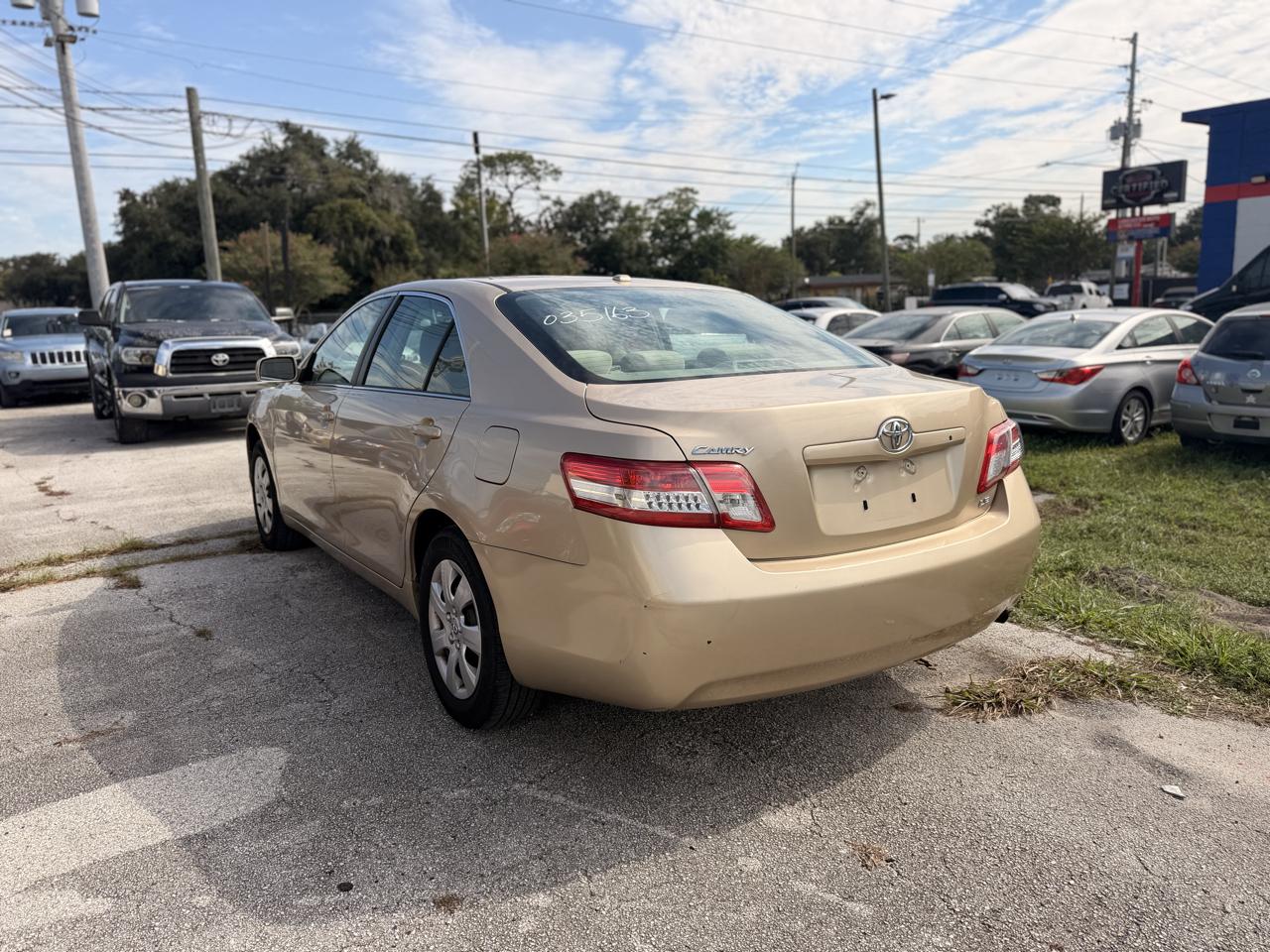 Toyota Camry Base 2010
