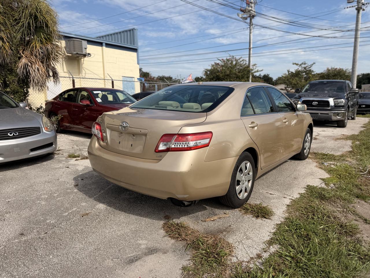 Toyota Camry Base 2010