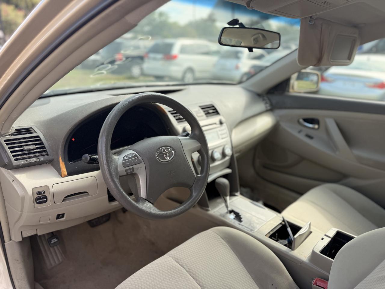 Toyota Camry Base 2010