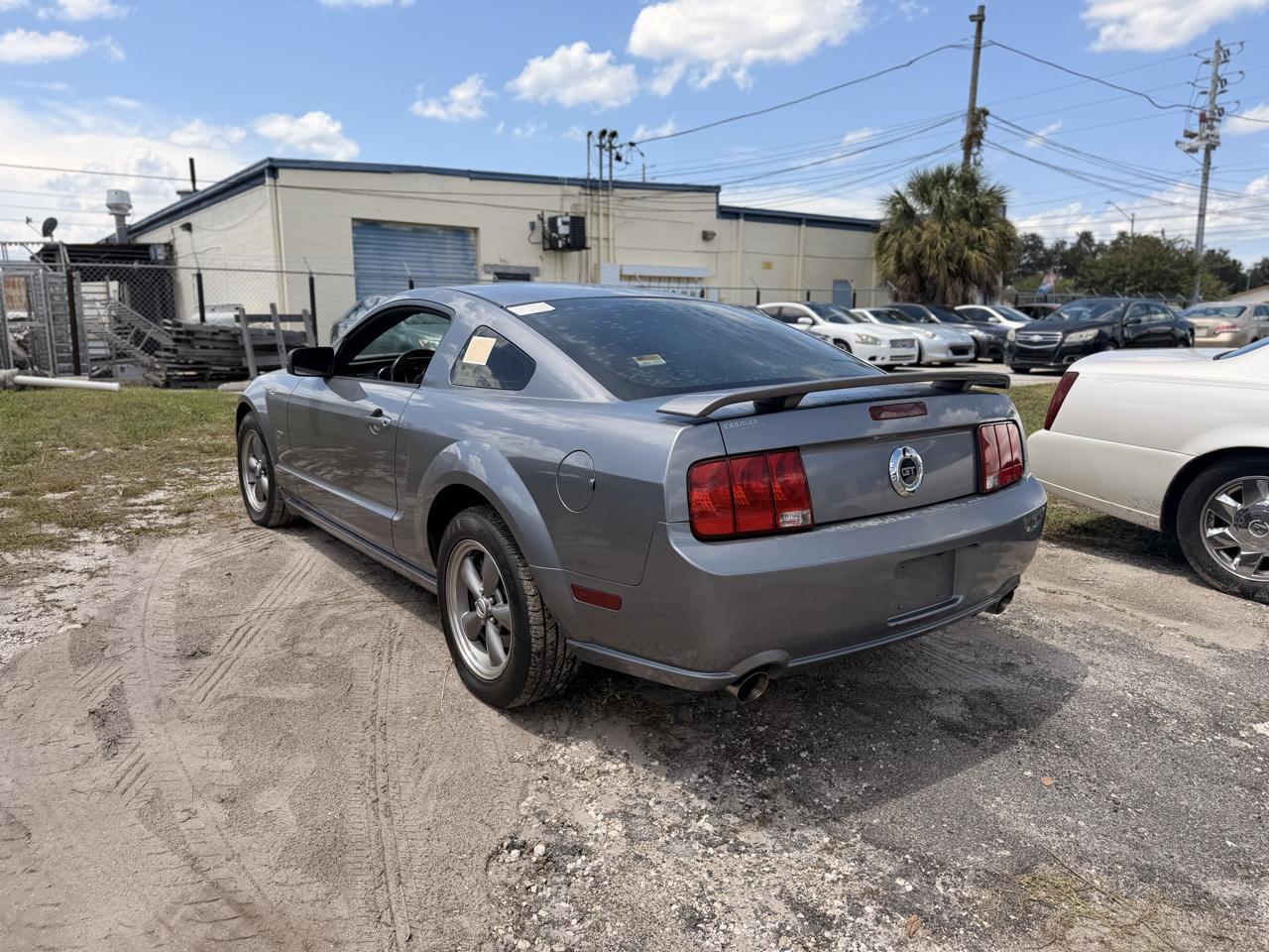 Ford Mustang GT Deluxe Coupe 2006