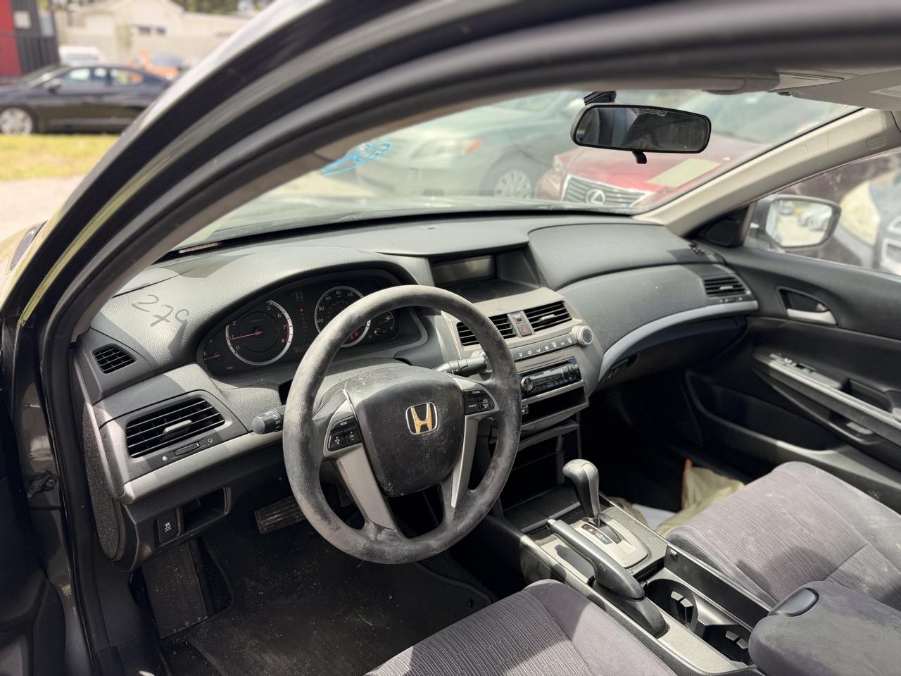 Honda Accord LX sedan AT 2012