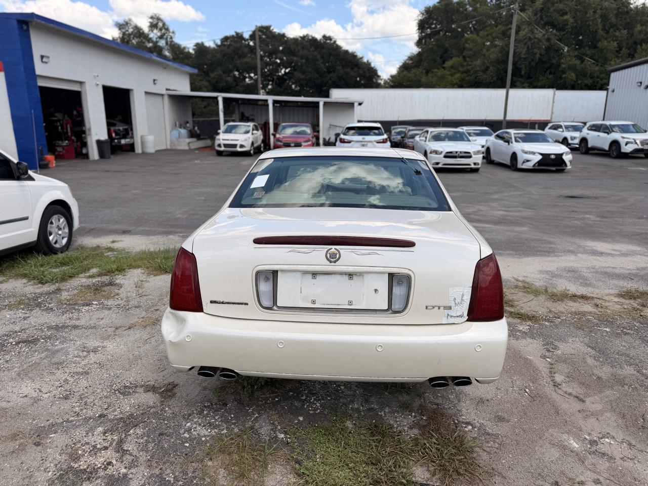 Cadillac DeVille DTS 2000