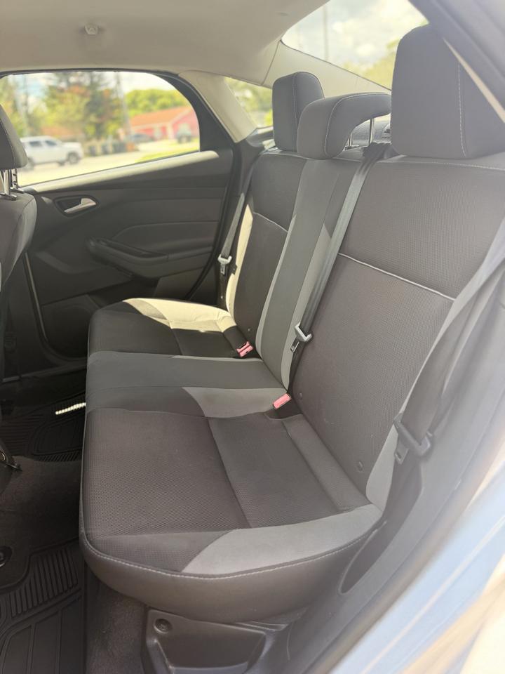Ford Focus SE Sedan 2014