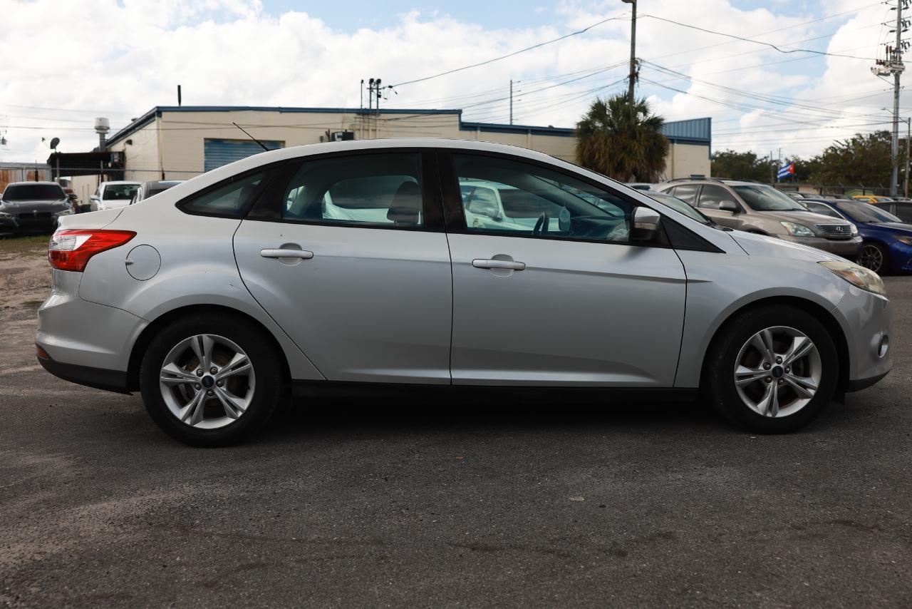 Ford Focus SE Sedan 2014