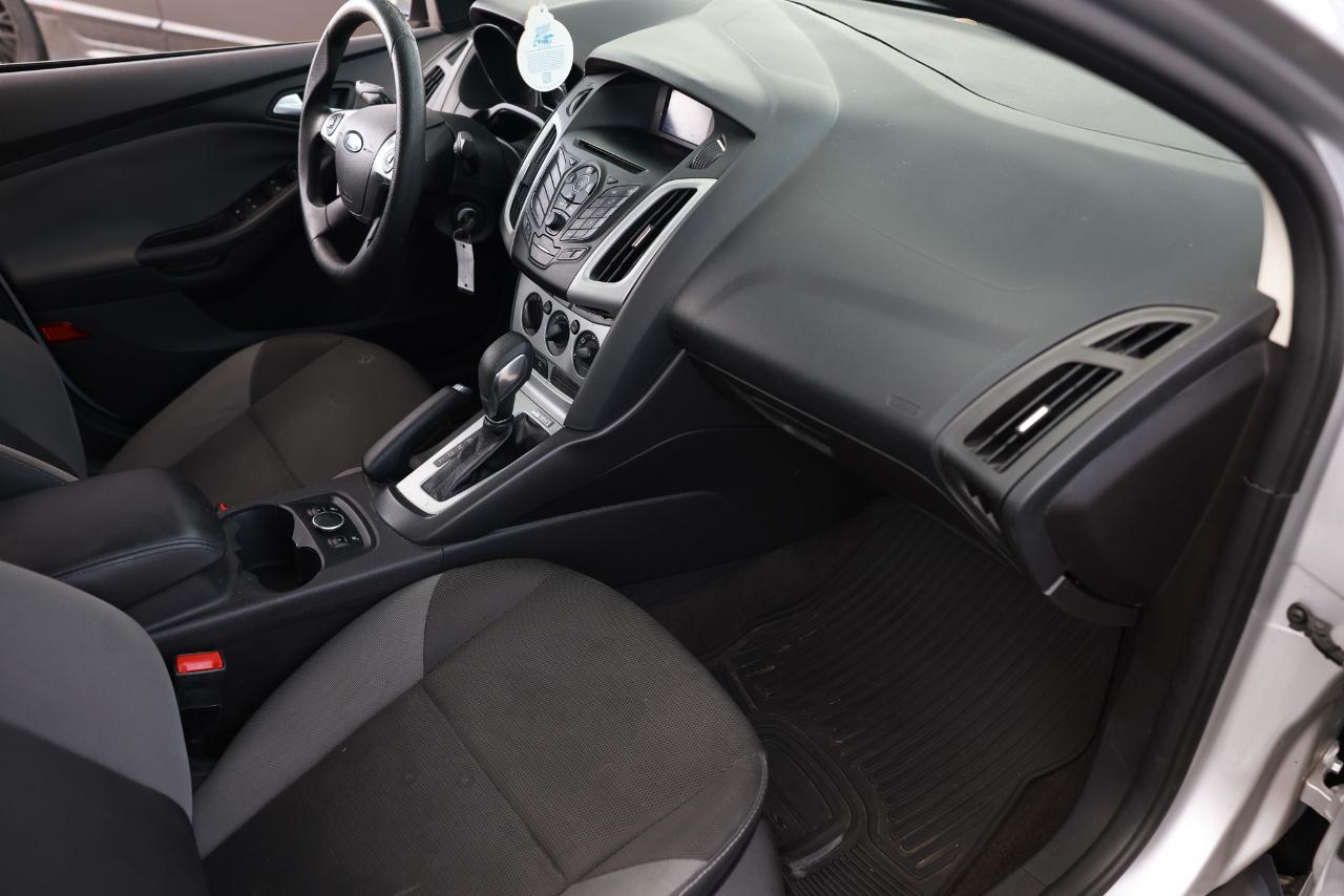 Ford Focus SE Sedan 2014