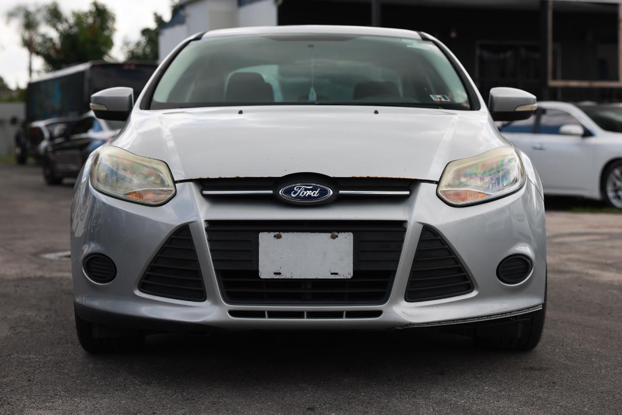 Ford Focus SE Sedan 2014