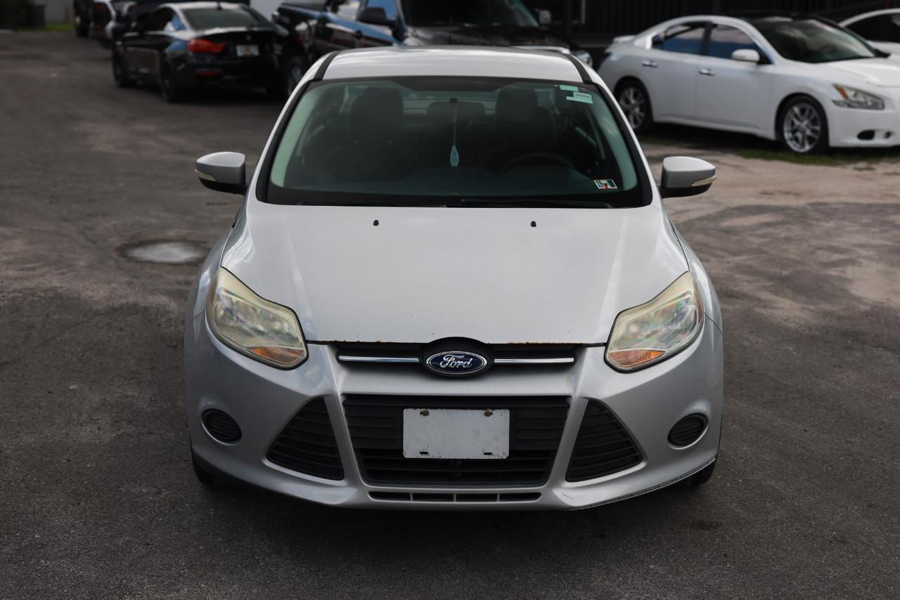 Ford Focus SE Sedan 2014