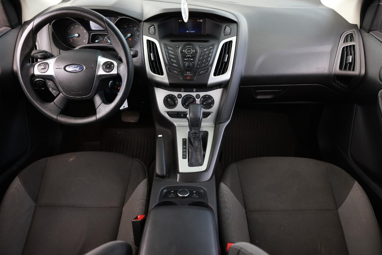 Ford Focus SE Sedan 2014