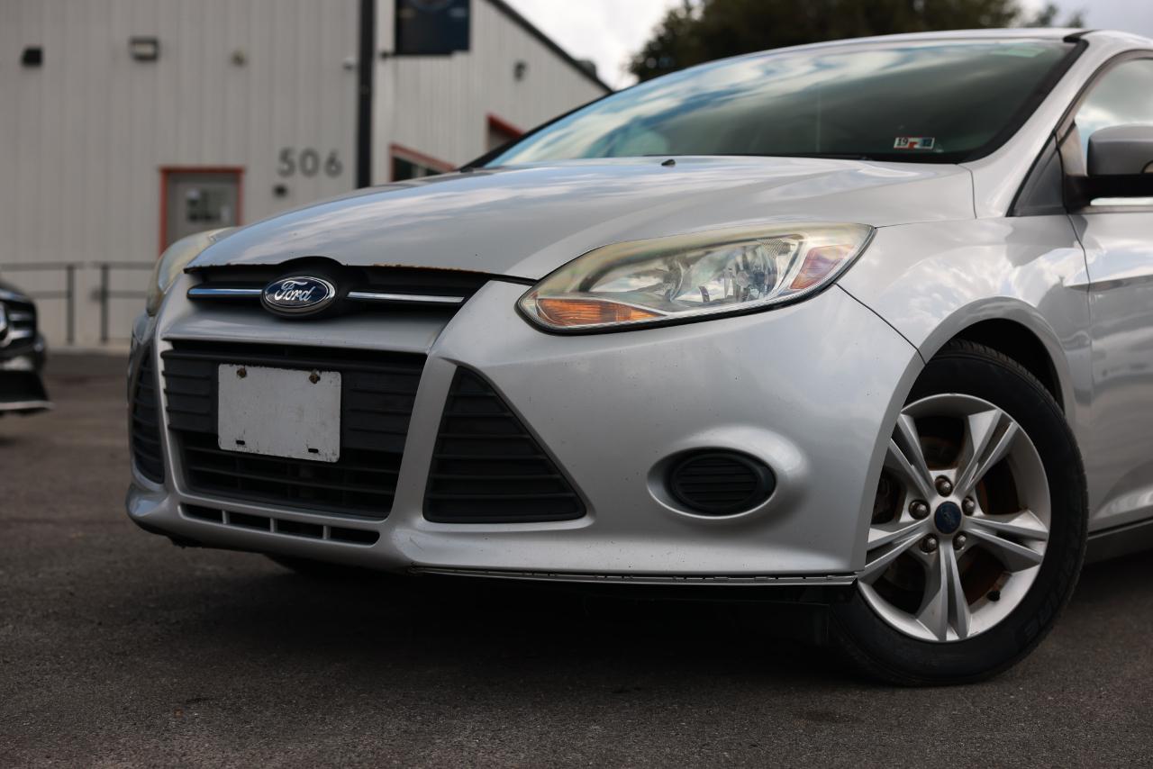 Ford Focus SE Sedan 2014