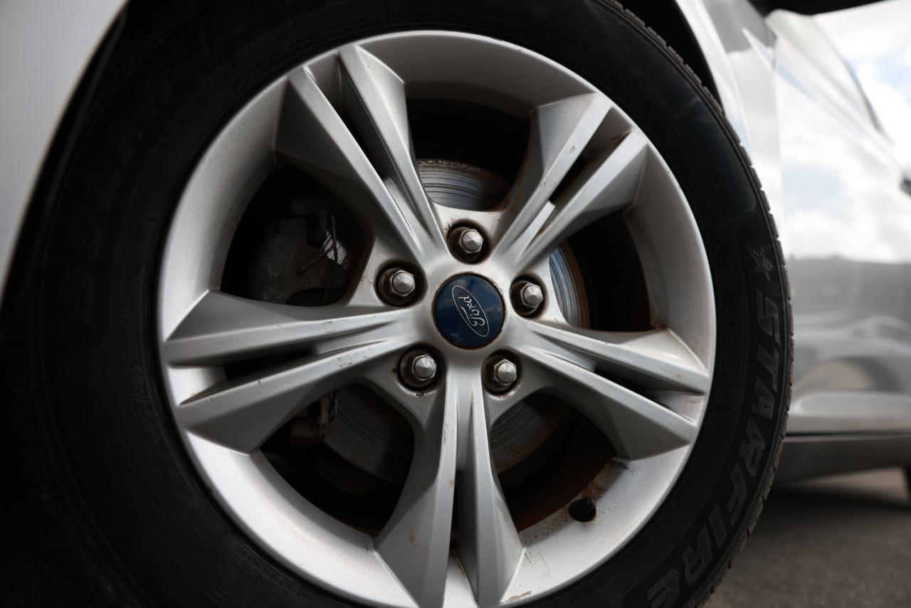 Ford Focus SE Sedan 2014