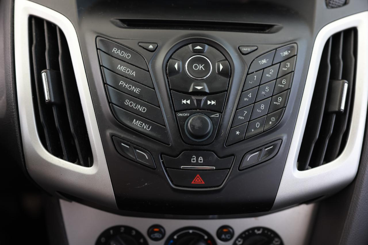Ford Focus SE Sedan 2014