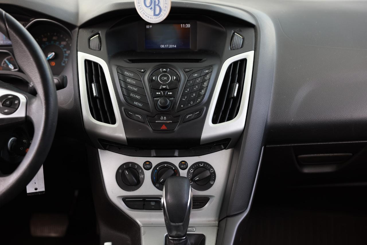 Ford Focus SE Sedan 2014