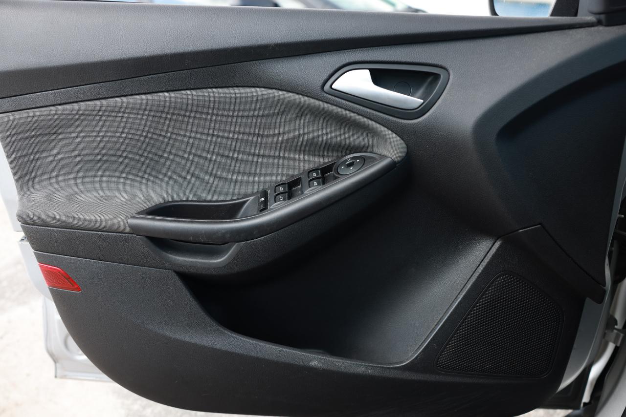 Ford Focus SE Sedan 2014