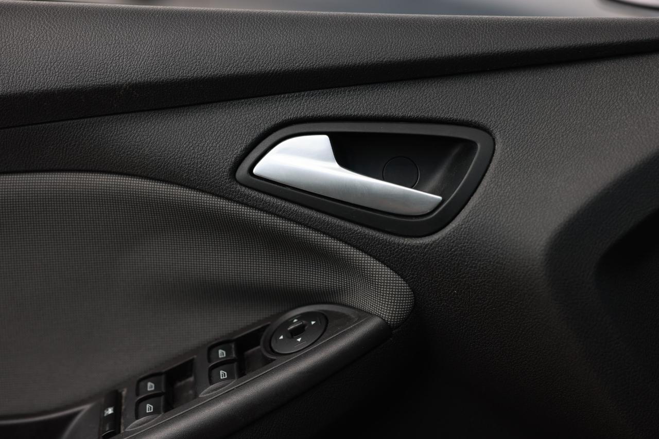 Ford Focus SE Sedan 2014