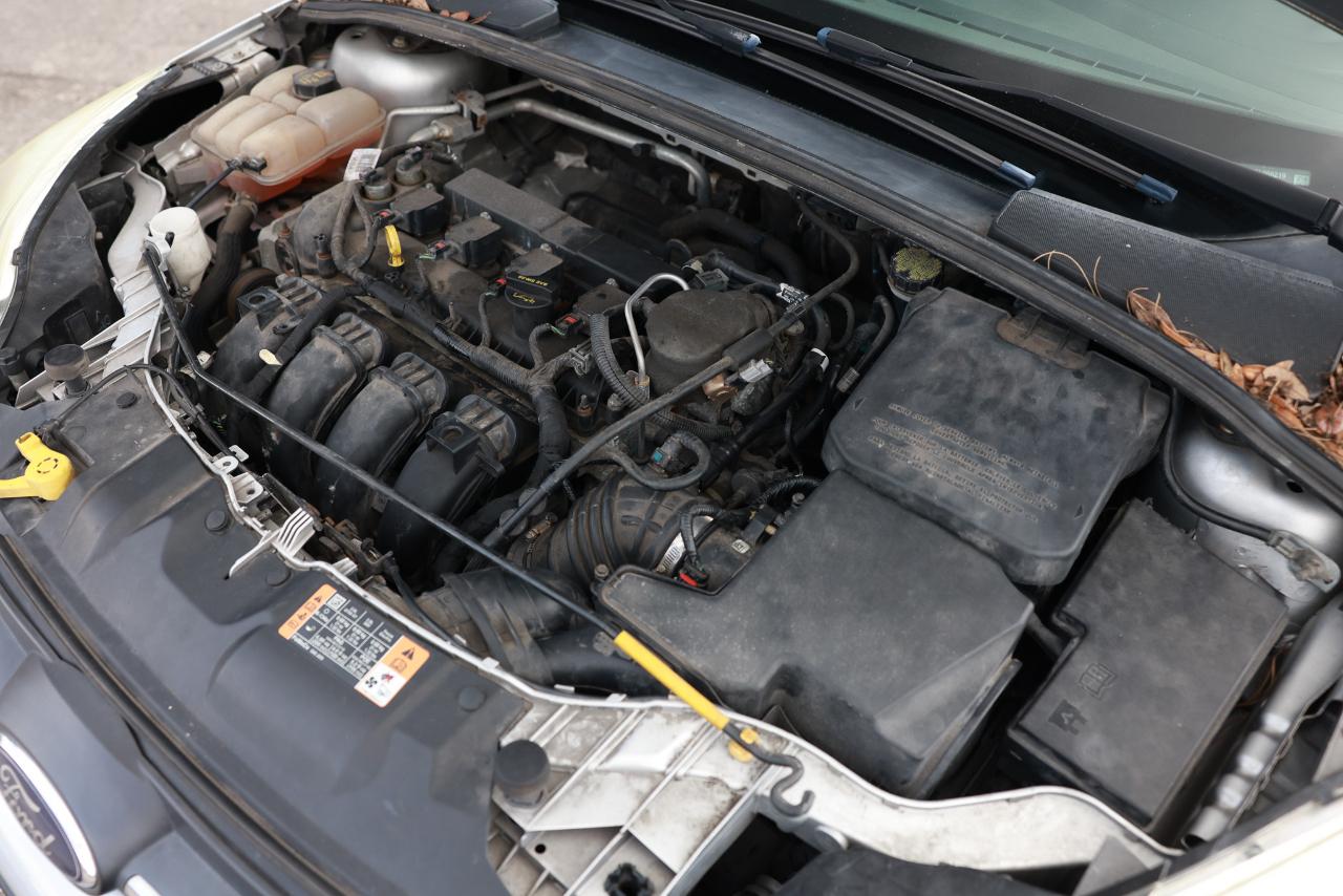 Ford Focus SE Sedan 2014