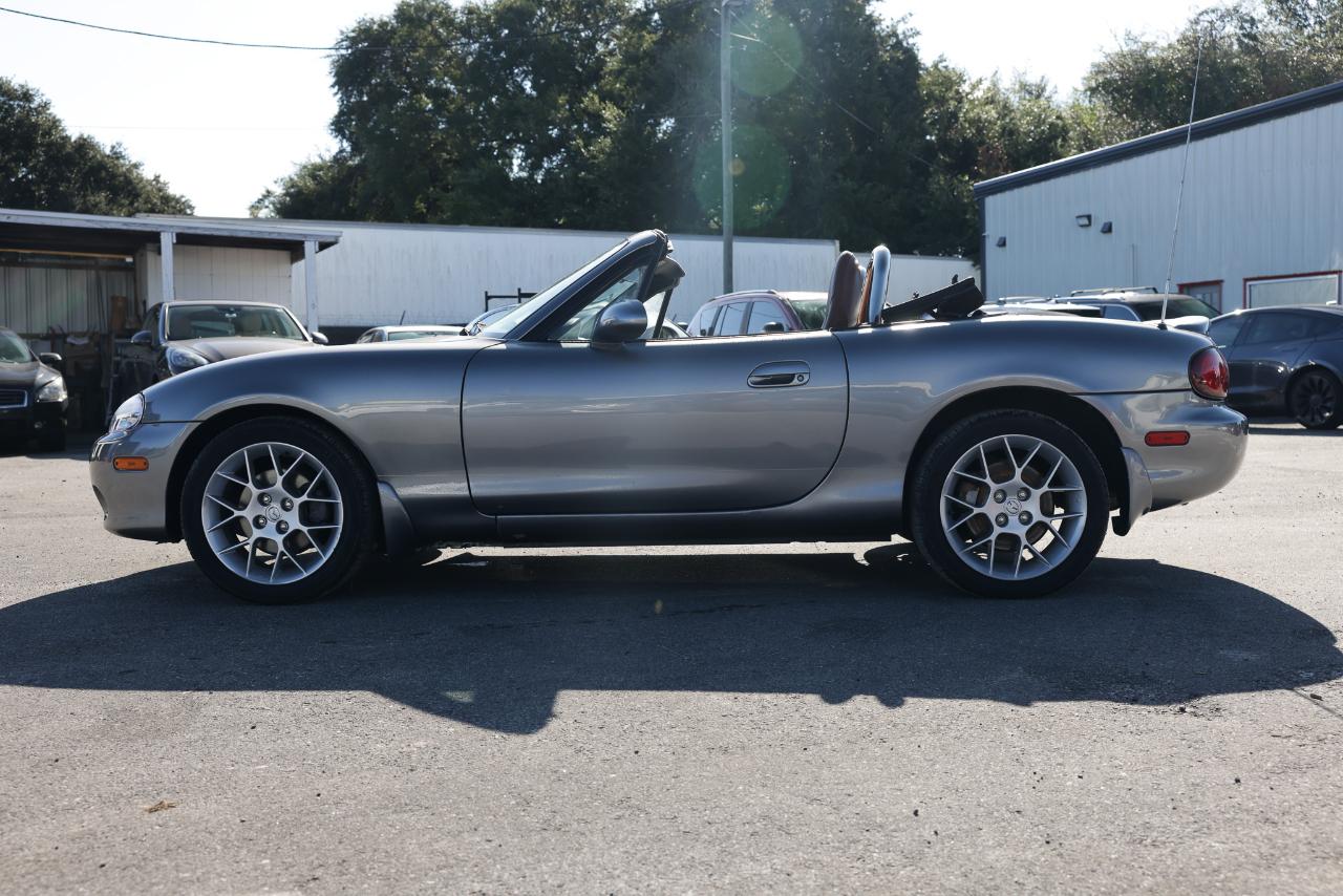 Mazda MX-5 Miata SE 2002