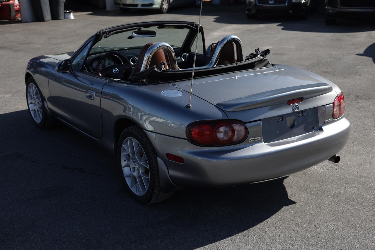 Mazda MX-5 Miata SE 2002