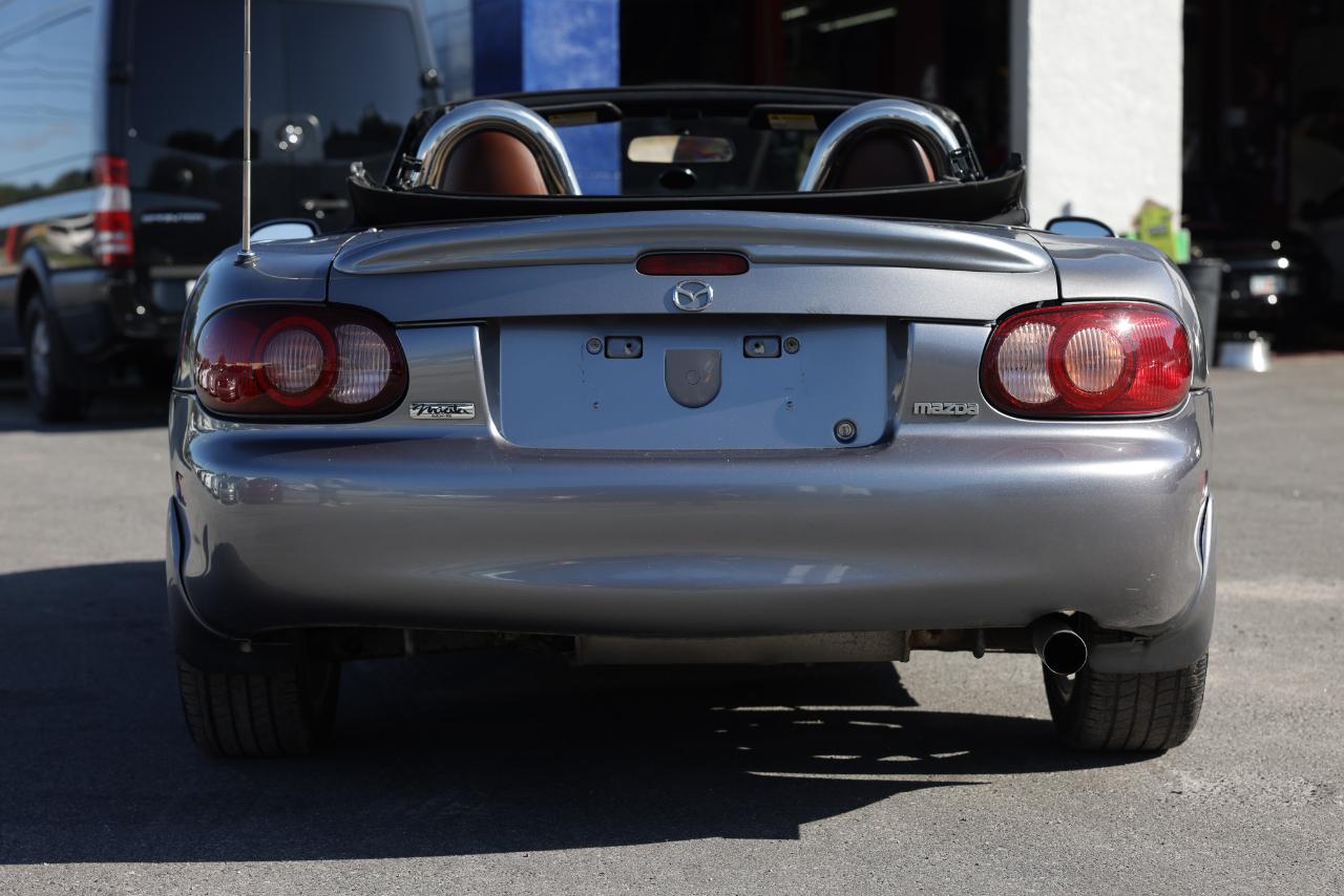 Mazda MX-5 Miata SE 2002