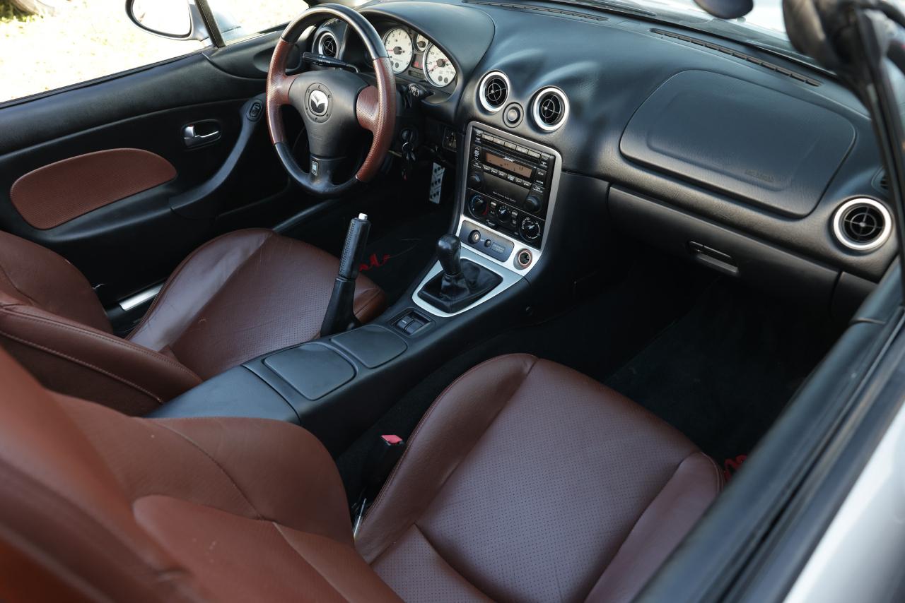 Mazda MX-5 Miata SE 2002