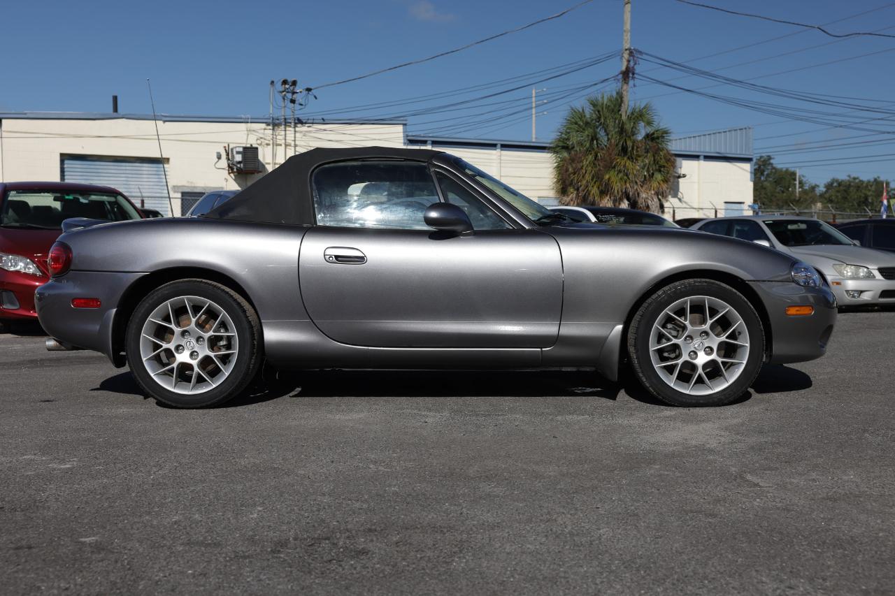 Mazda MX-5 Miata SE 2002