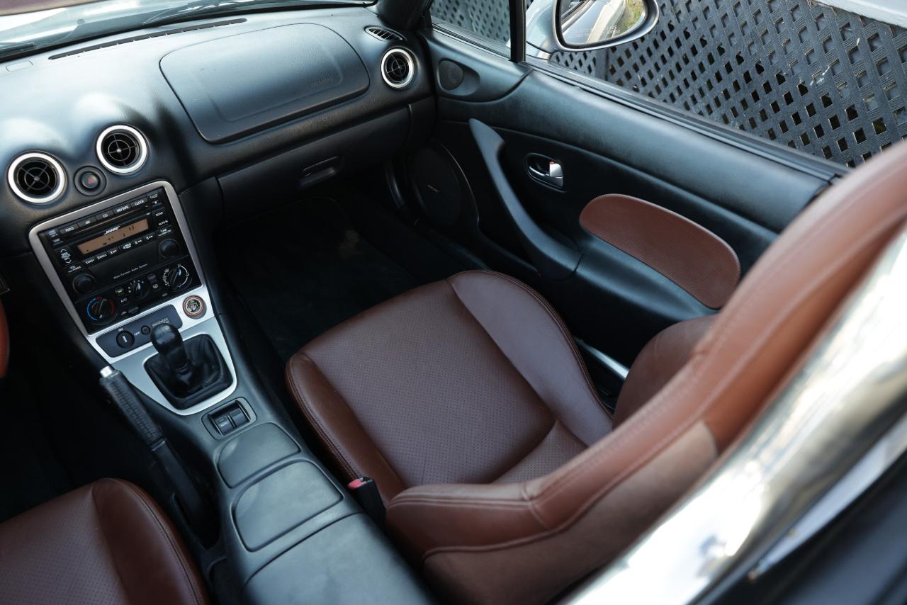 Mazda MX-5 Miata SE 2002