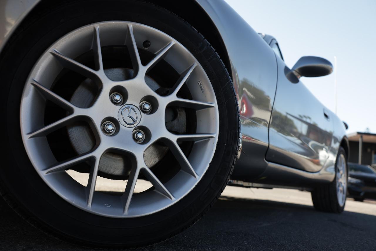 Mazda MX-5 Miata SE 2002