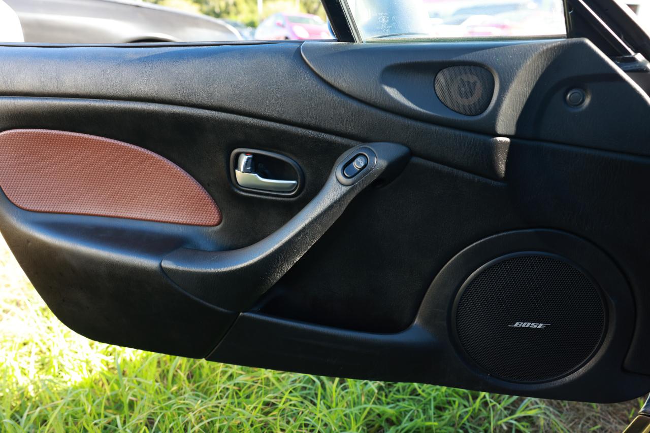 Mazda MX-5 Miata SE 2002