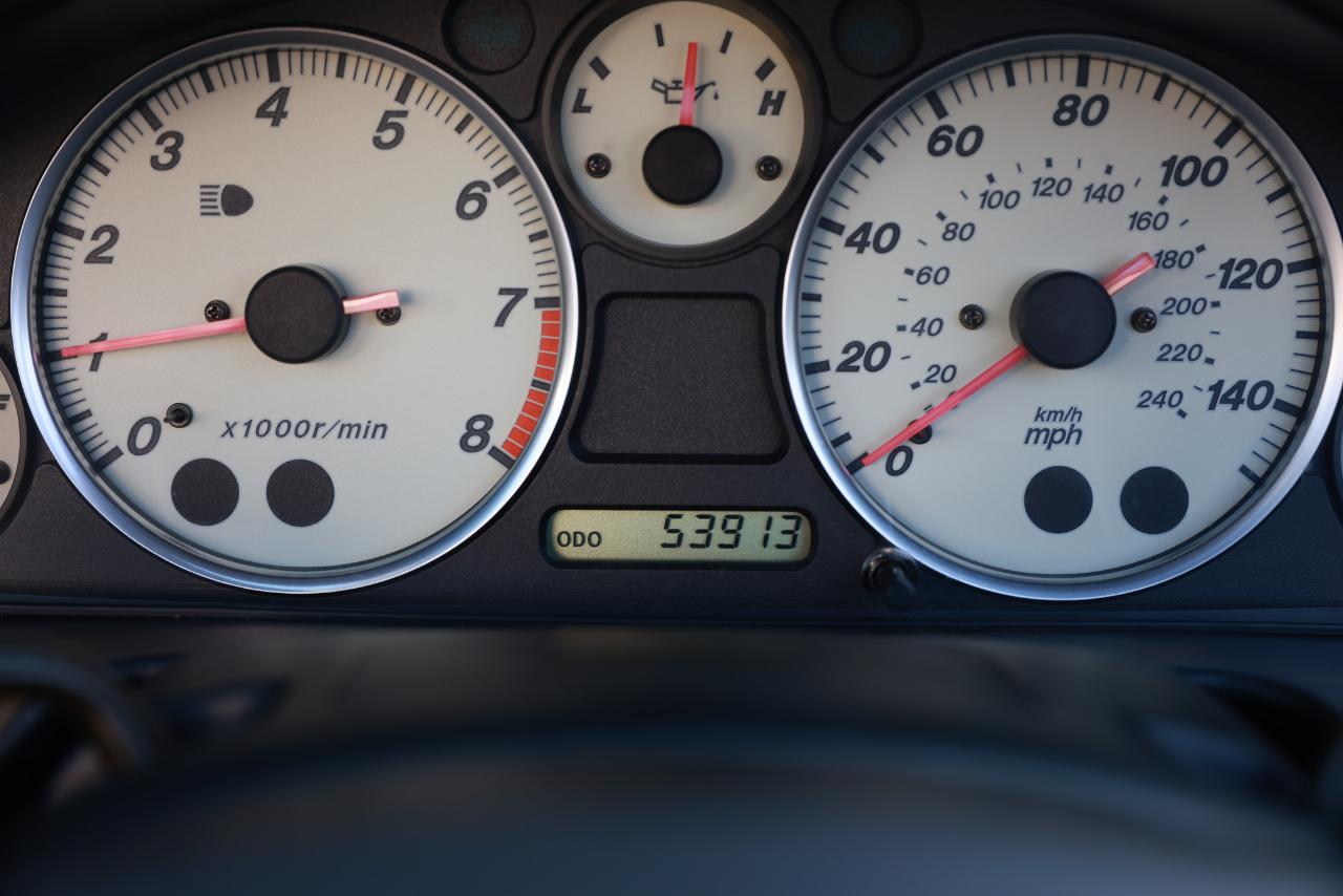 Mazda MX-5 Miata SE 2002