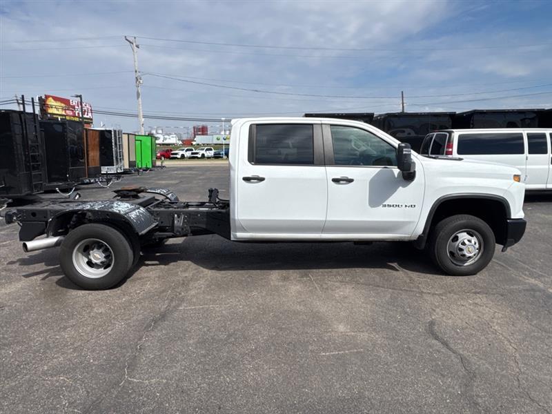 Chevrolet Silverado 3500HD Work Truck Crew Cab 4WD 2024
