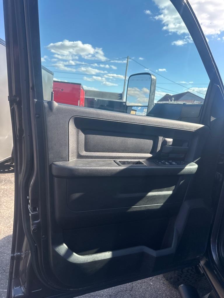 RAM 3500 Tradesman Crew Cab 4WD 2022