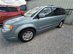 2010 Chrysler Town & Country 