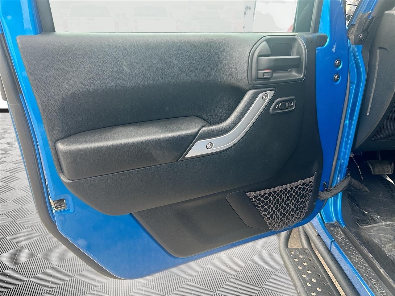 Jeep Wrangler Unlimited 4WD 4dr Sahara 2016