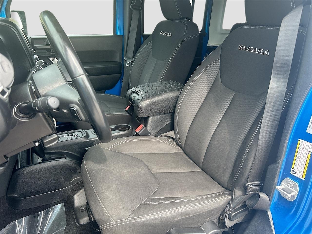 Jeep Wrangler Unlimited 4WD 4dr Sahara 2016