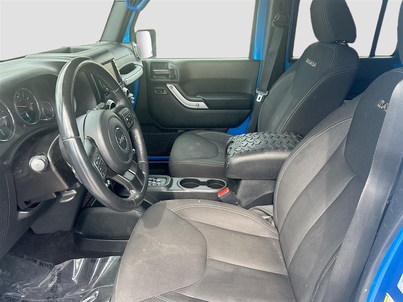 Jeep Wrangler Unlimited 4WD 4dr Sahara 2016