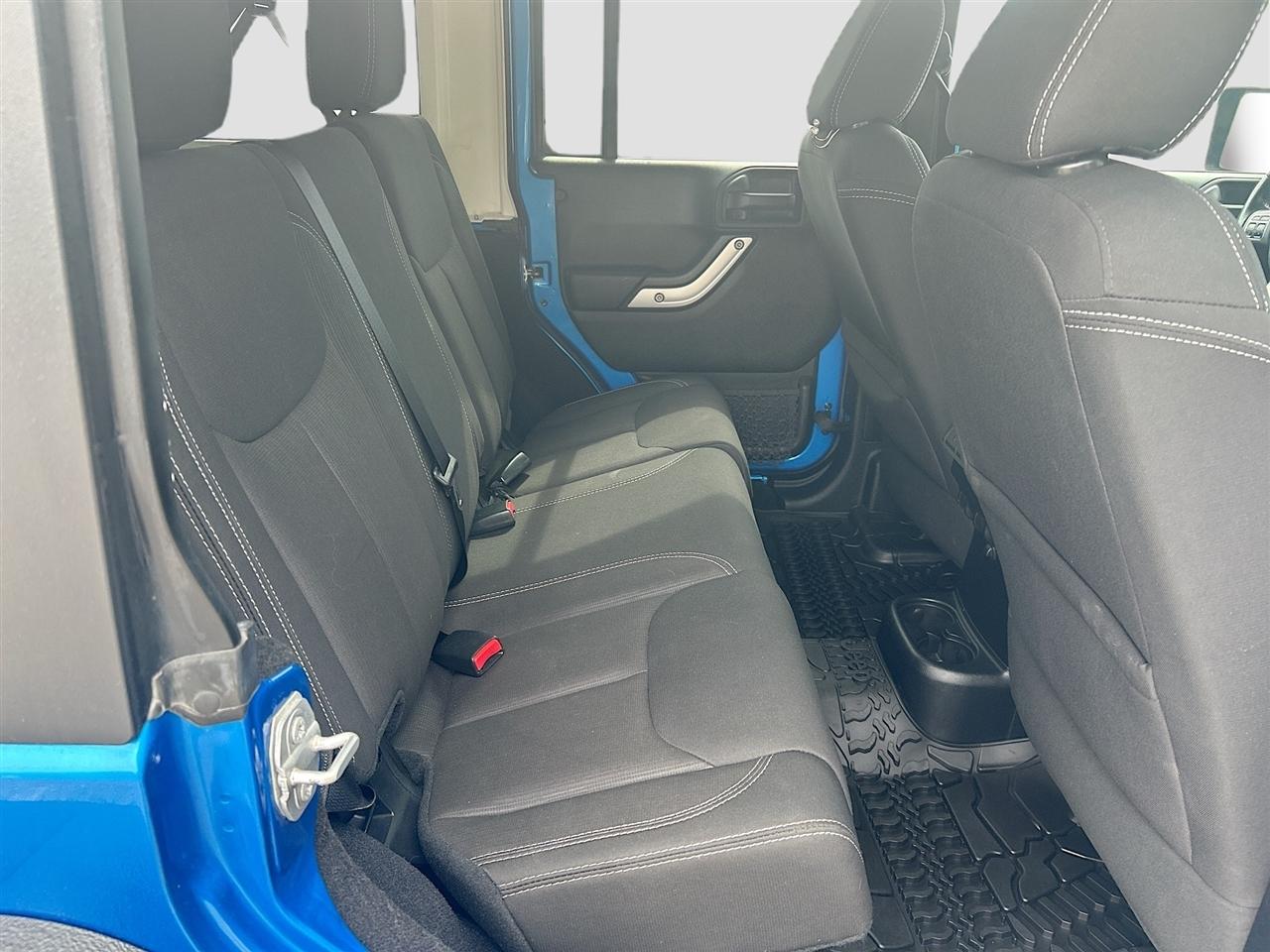 Jeep Wrangler Unlimited 4WD 4dr Sahara 2016