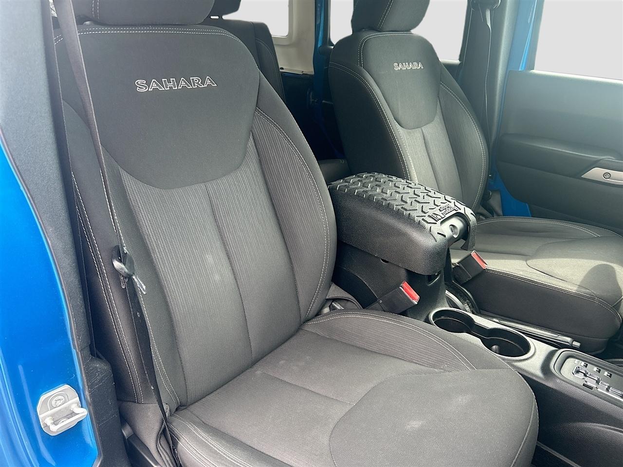 Jeep Wrangler Unlimited 4WD 4dr Sahara 2016