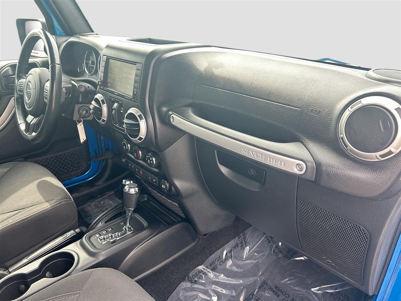 Jeep Wrangler Unlimited 4WD 4dr Sahara 2016