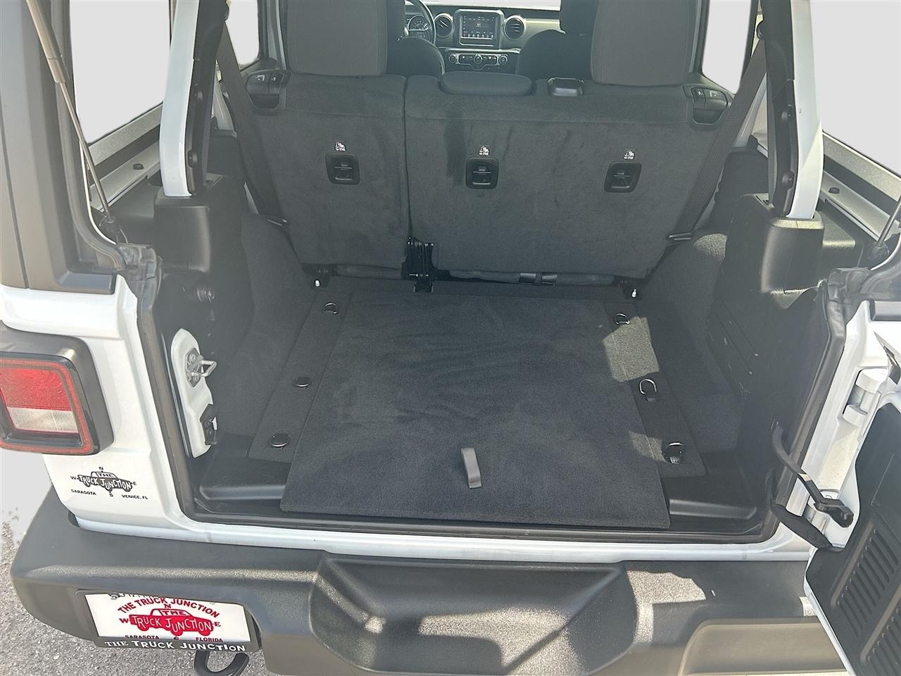 Jeep Wrangler Unlimited Willys 4x4 2021