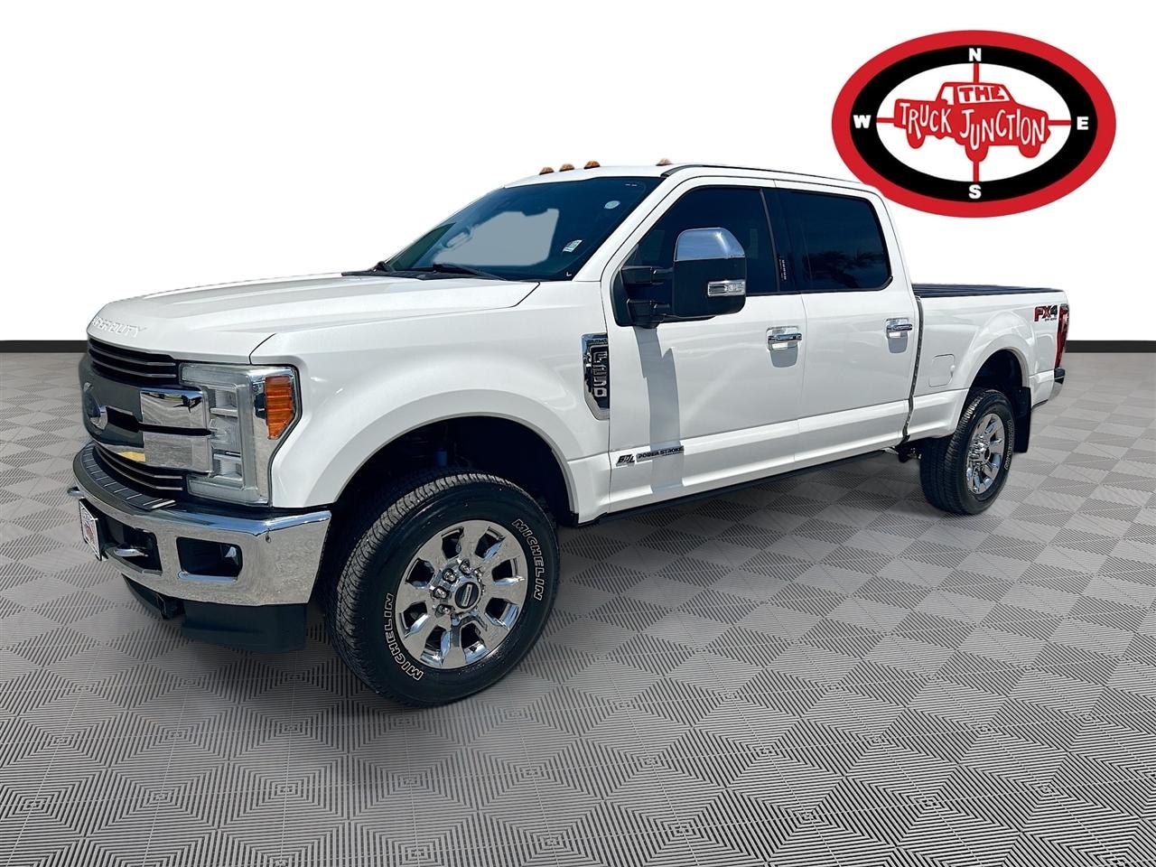 Ford Super Duty F-250 SRW King Ranch 4WD Crew Cab 8' Box 2017