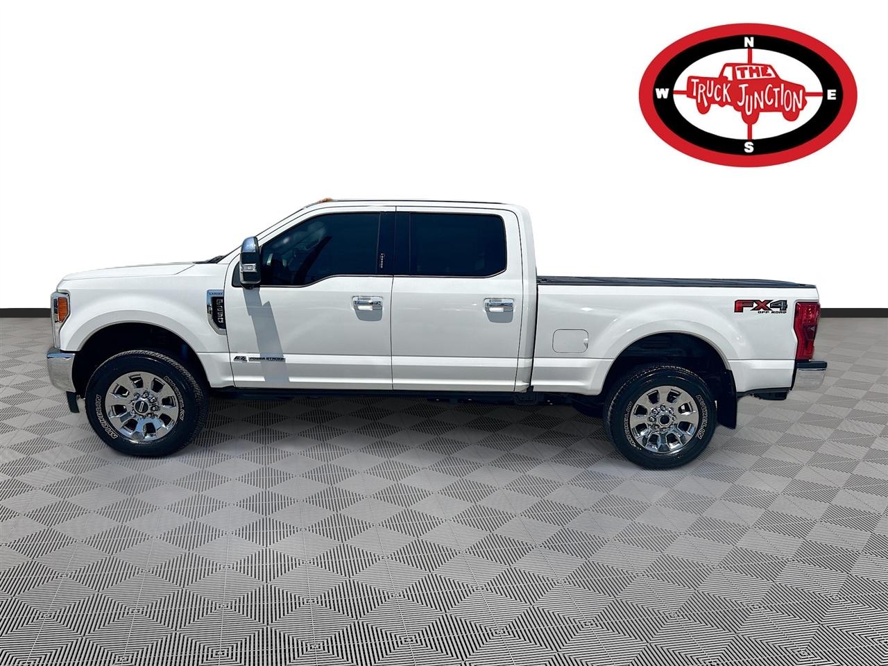 Ford Super Duty F-250 SRW King Ranch 4WD Crew Cab 8' Box 2017