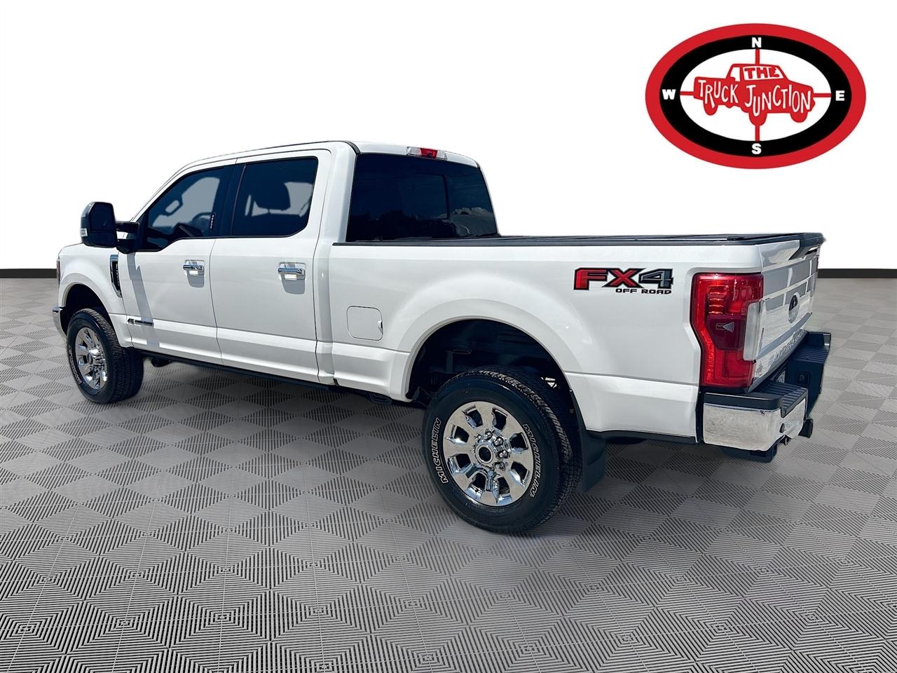 Ford Super Duty F-250 SRW King Ranch 4WD Crew Cab 8' Box 2017