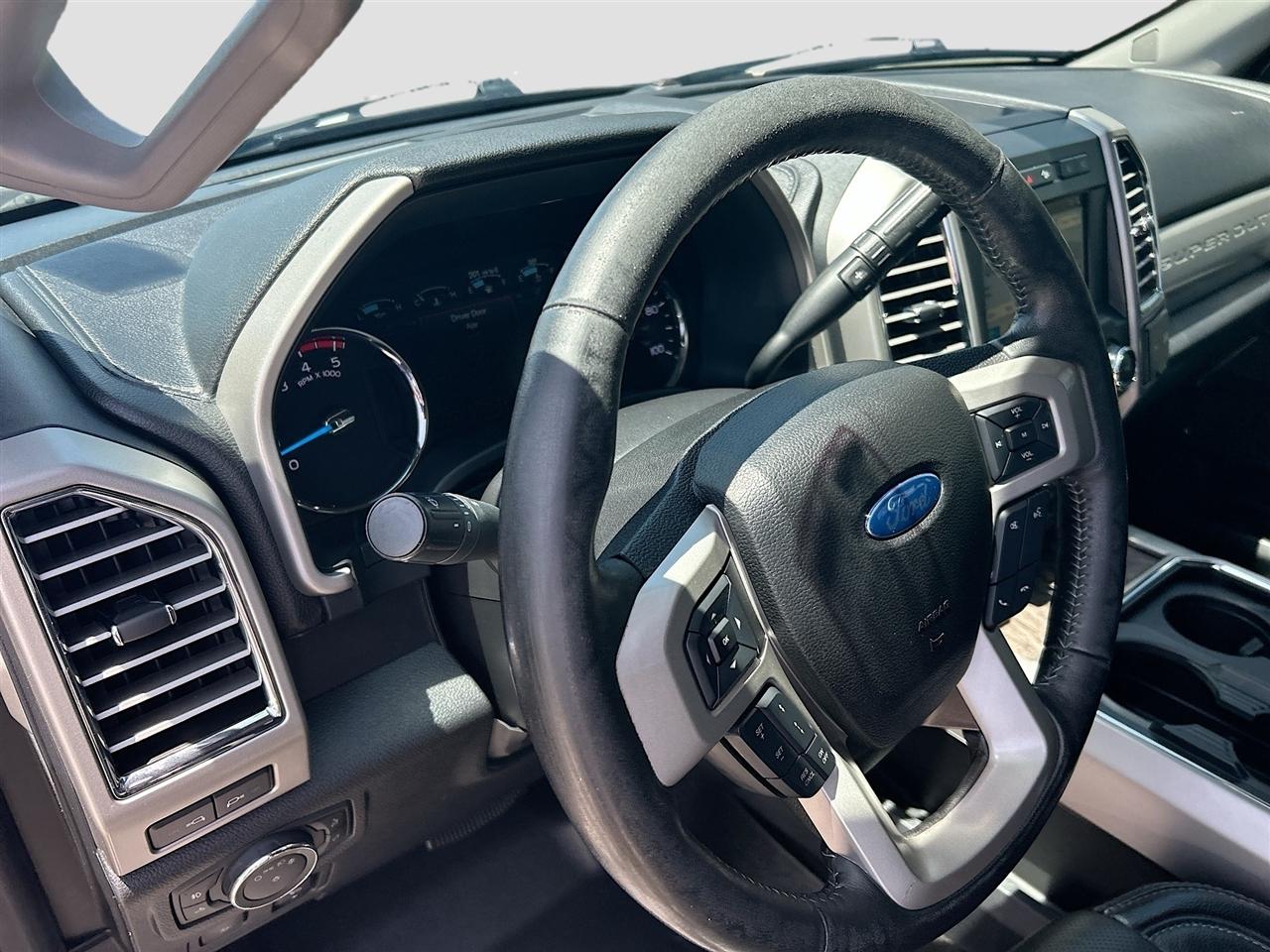 Ford Super Duty F-250 SRW King Ranch 4WD Crew Cab 8' Box 2017