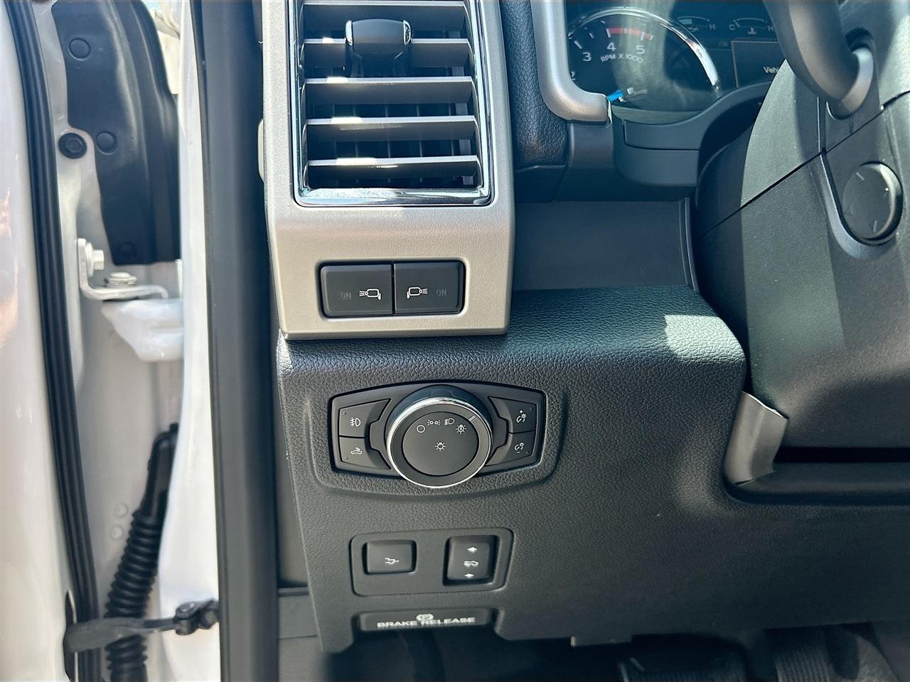 Ford Super Duty F-250 SRW King Ranch 4WD Crew Cab 8' Box 2017