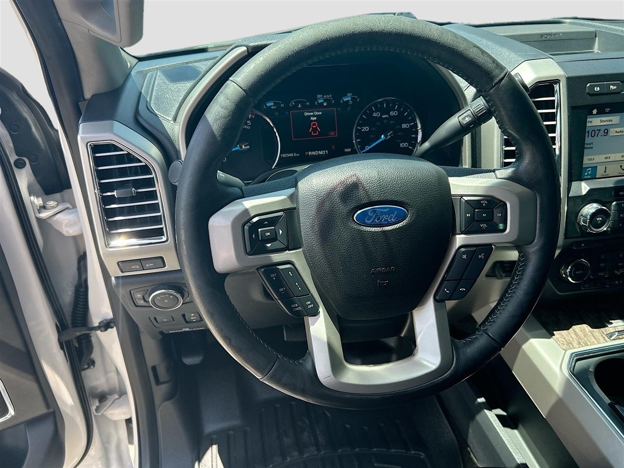 Ford Super Duty F-250 SRW King Ranch 4WD Crew Cab 8' Box 2017