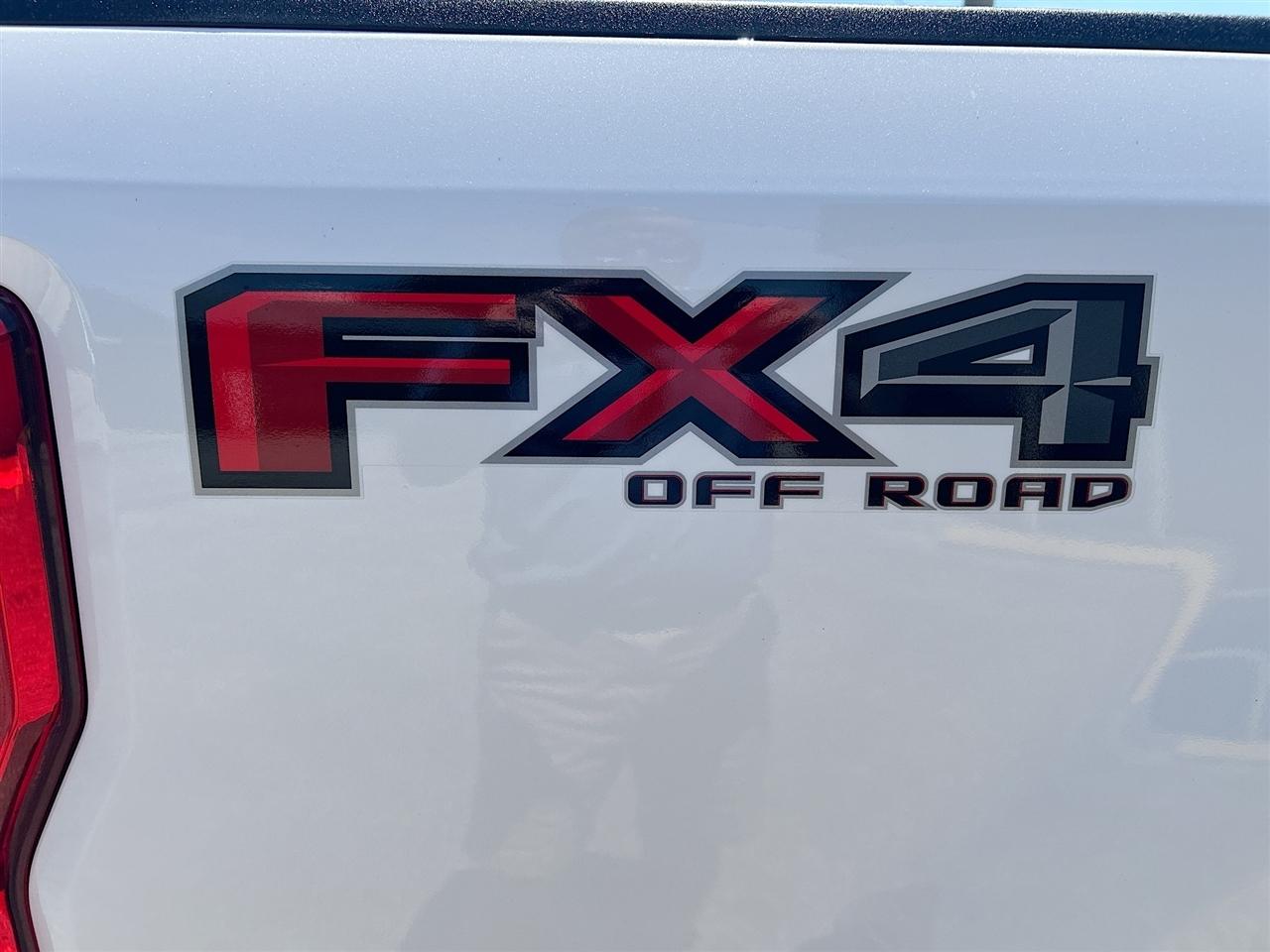 Ford Super Duty F-250 SRW King Ranch 4WD Crew Cab 8' Box 2017