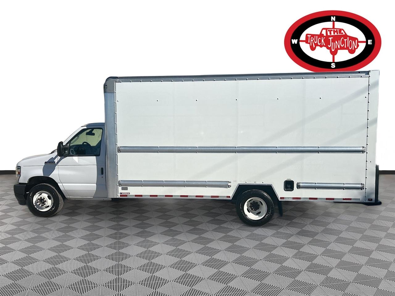 Ford E-Series Cutaway E-350 SRW 138" WB 2022