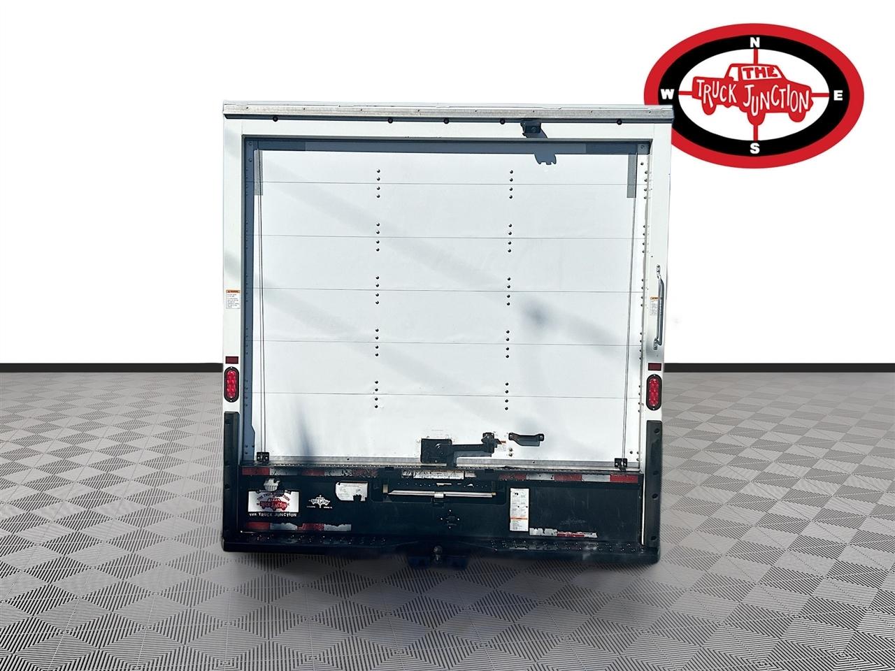 Ford E-Series Cutaway E-350 SRW 138" WB 2022