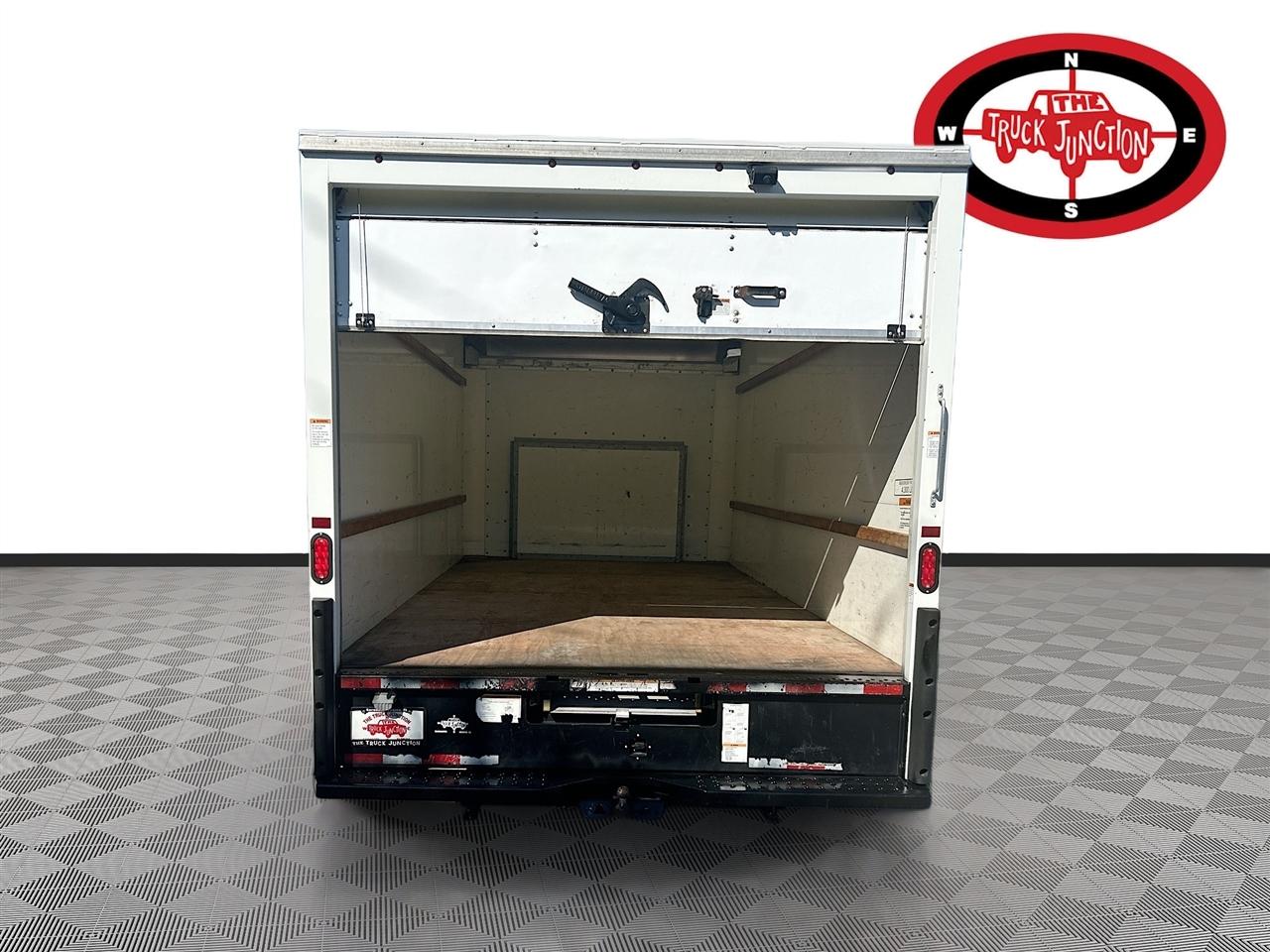 Ford E-Series Cutaway E-350 SRW 138" WB 2022