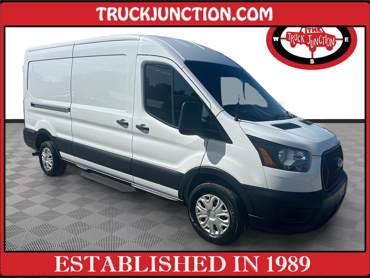 2023 Ford Transit Cargo Van T-250 130" Med Rf 9070 GVWR RWD