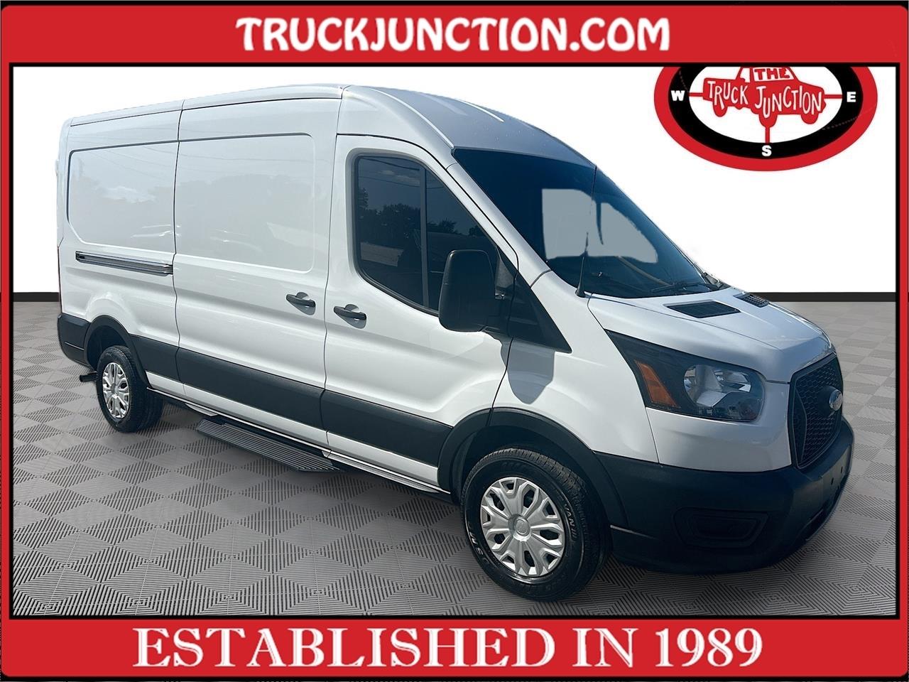 2023 Ford Transit Cargo Van T-250 130" Med Rf 9070 GVWR RWD